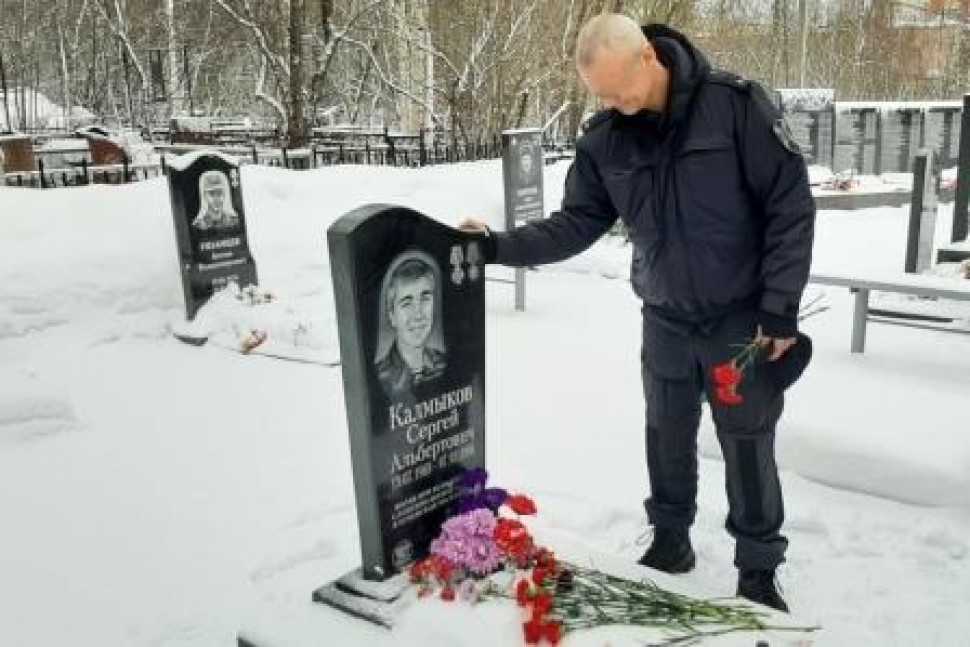 Росгвардейцы Архангельской области почтили память двух кавалеров орденов Мужества